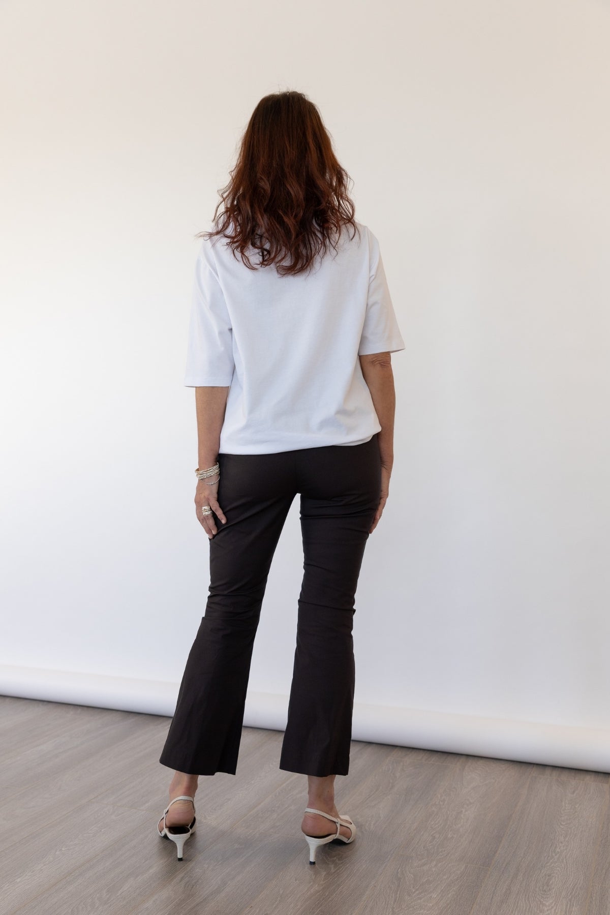 T-Shirt Scollo a Cratere in Cotone Elasticizzato – Made in Italy