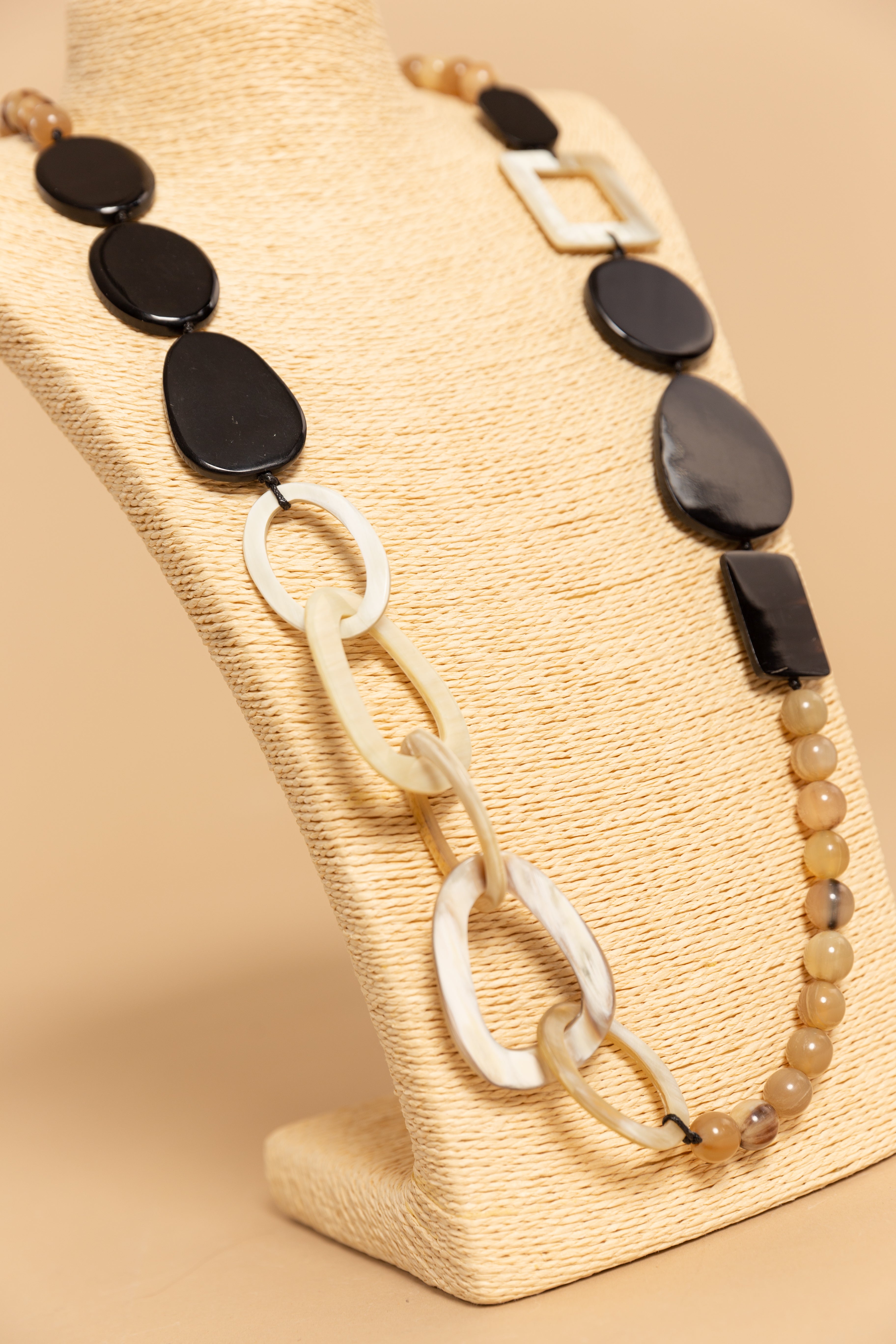 Collana Lunga in Corno — GNGB